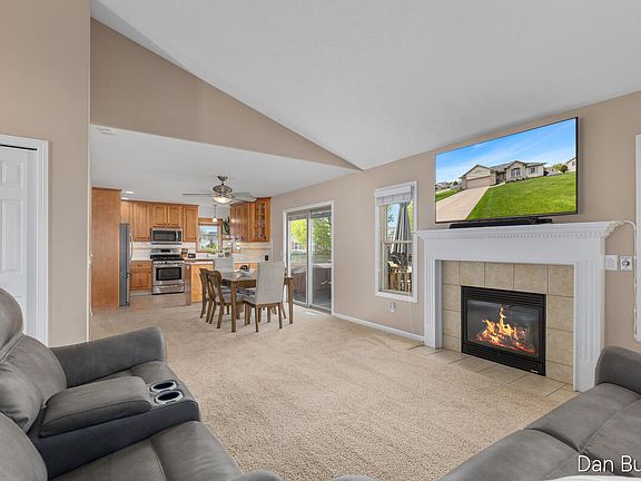 5th image of 5909 Simon Dr SW
