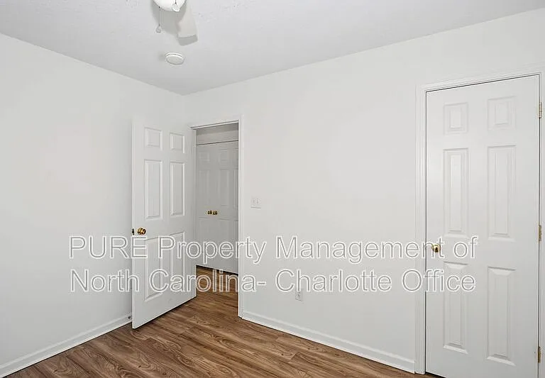 2910 Bridgeville Ln — Photo 20