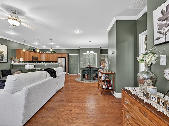 5th image of 220 James Longstreet Blvd