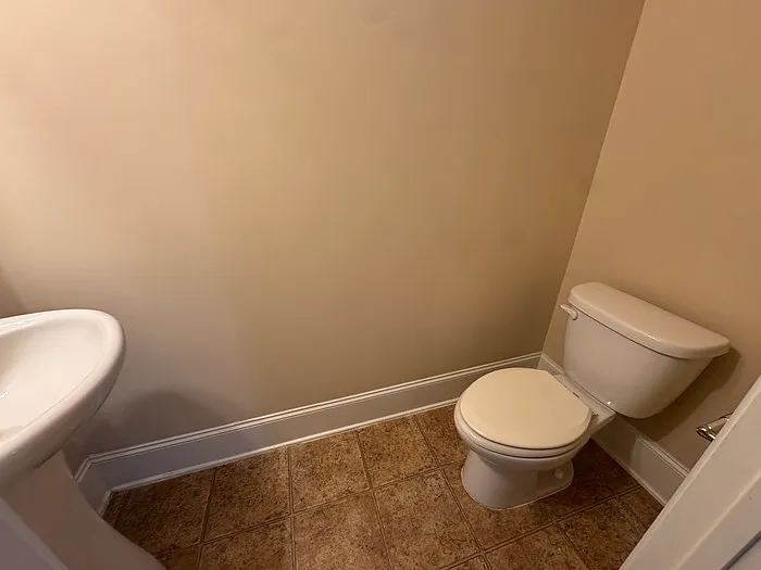 835 Westmoreland Ln NE — Photo 8