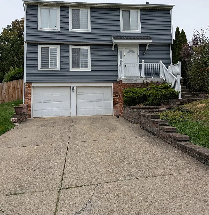 Walden Woods 4 Bedroom 2.5 Bathroom Home In West Allegheny Schools — Photo 1
