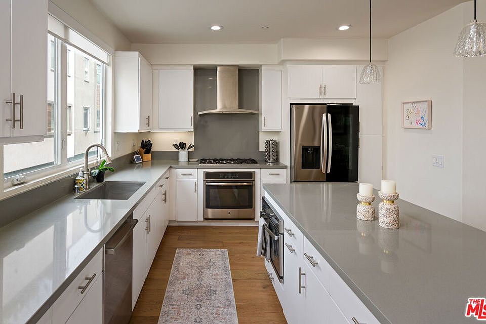 1st image of 660 N Gramercy Pl