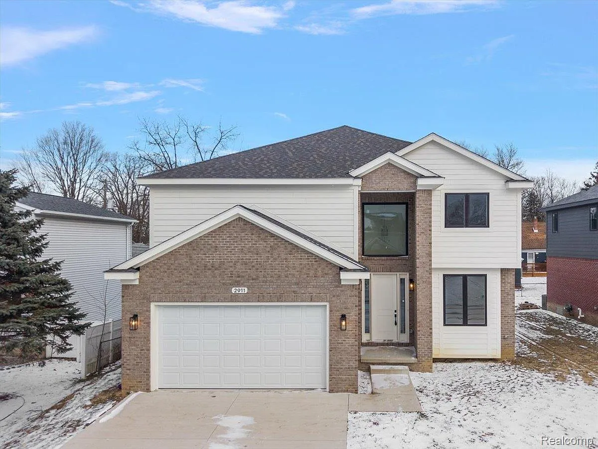 2911 Walsh Dr photo 1