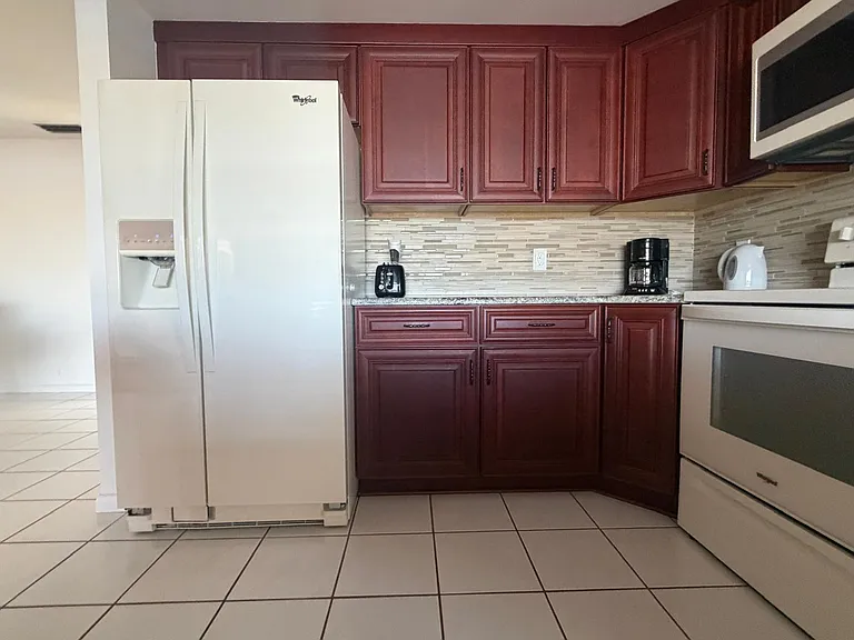 613 SW 49th Ln — Photo 40