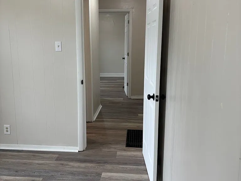 618 W 22nd St — Photo 10