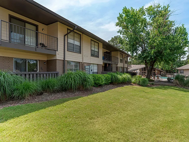 Lakeshore Landing Apartments — Photo 28