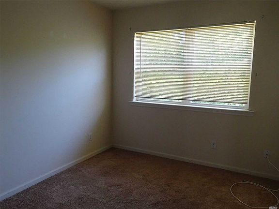 5th image of 5101 Village Cir E