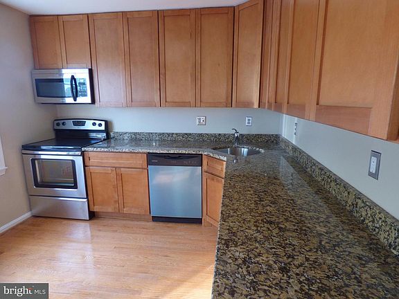 5th image of 4442 Airlie Way