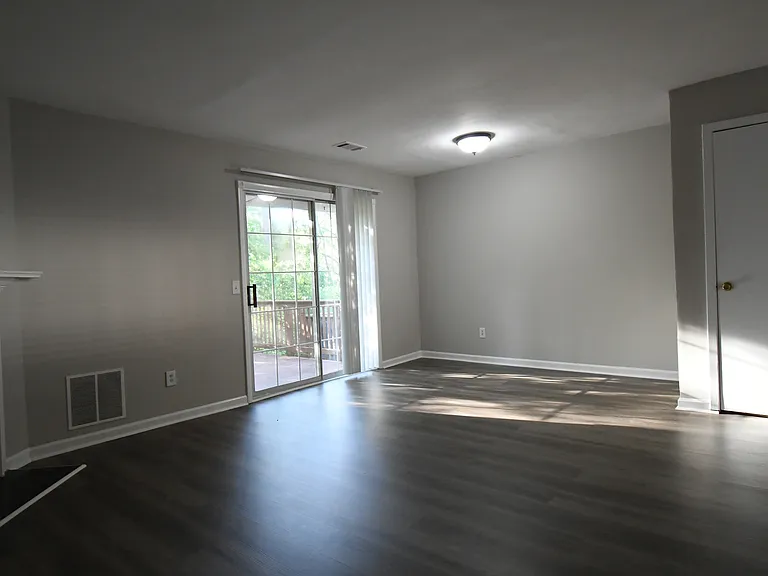 1804 Queen Anne Ct — Photo 6