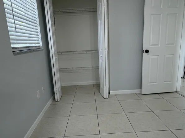5612 S 36th Street, Greenacres, FL 33463