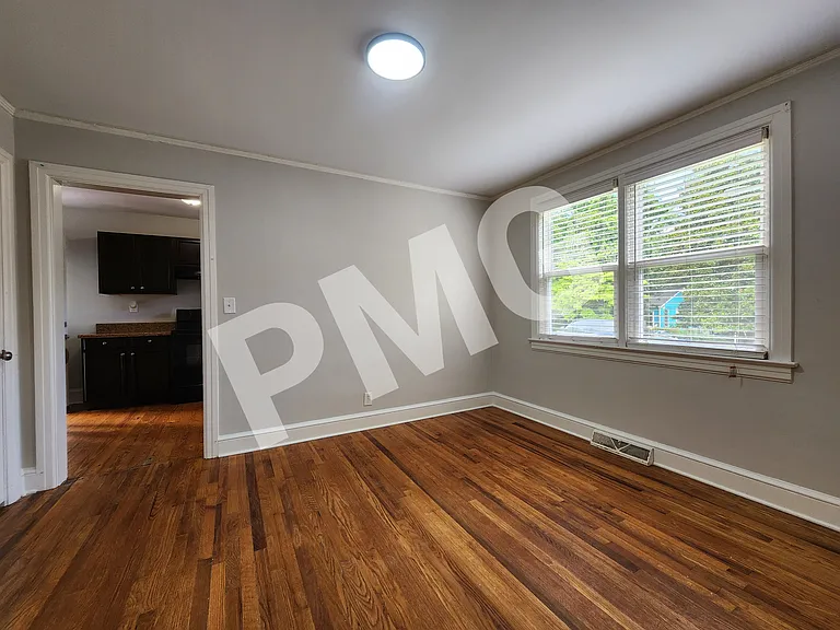 Waters Ave — Photo 10