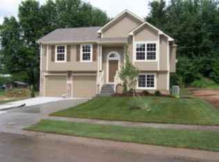 509 NW Fox Hollow Ln, Blue Springs, MO 64015