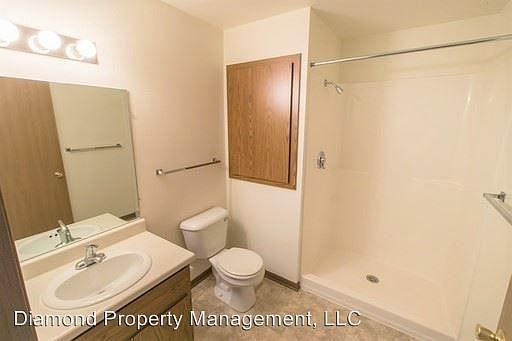 4th image of 128 W Bell St APT 201