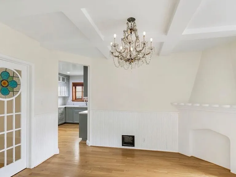 1018 S Stanley Ave — Photo 14