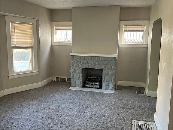 4th image of 475 E 108th St