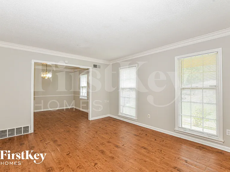 5819 Fox Lair Ave — Photo 7