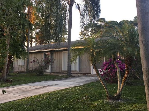 3rd image of 1017 SW Mantilla Ave