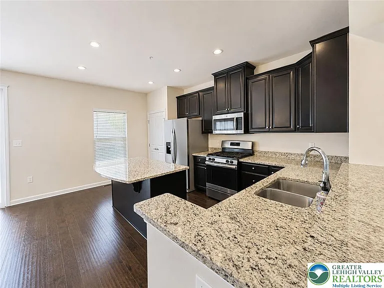 2317 Cook Dr — Photo 5