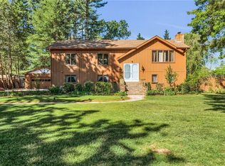 8 Marion Dr, Coventry, RI 02816