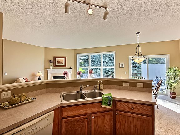 3rd image of 1681 Skywood Ln