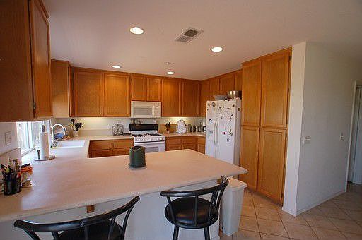 5th image of 1686 Carriage Cir