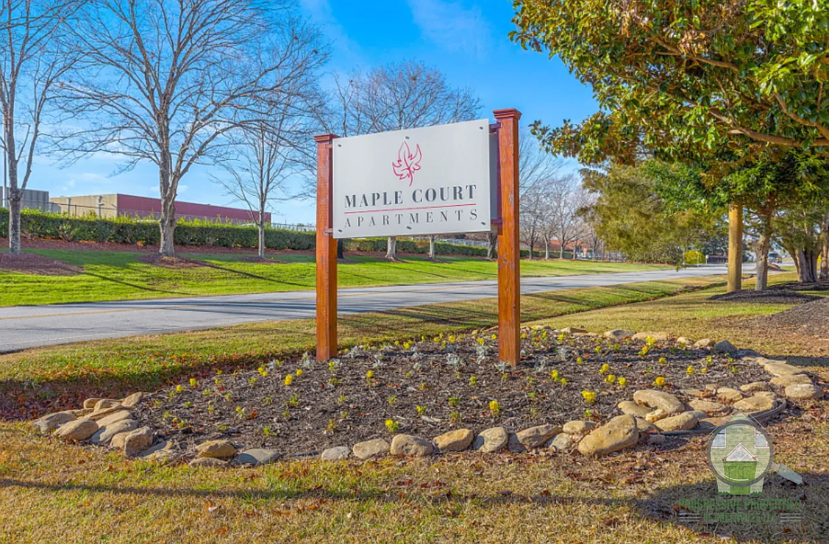 Maple Court Apartments — Photo 1