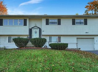 27 Dallas Dr, Monroe, NY 10950