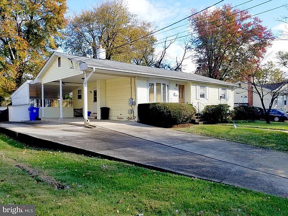 3rd image of 13721 Woodlark Dr