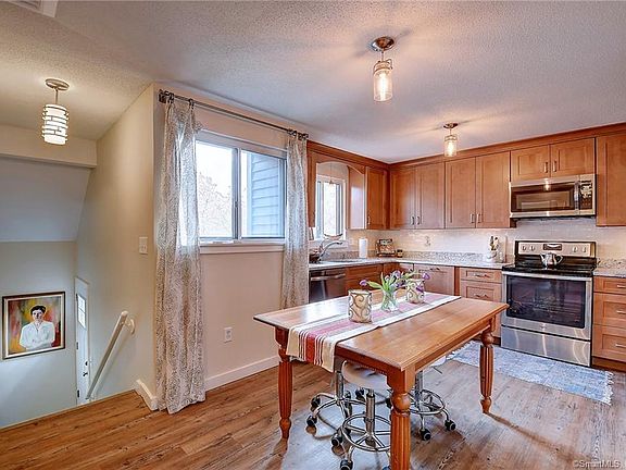 4th image of 50 Hollister Way S #50