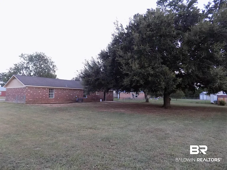 23266 Wilson Dr — Photo 16