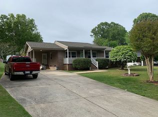 328 Pinehurst Dr, Greenwood, SC 29646