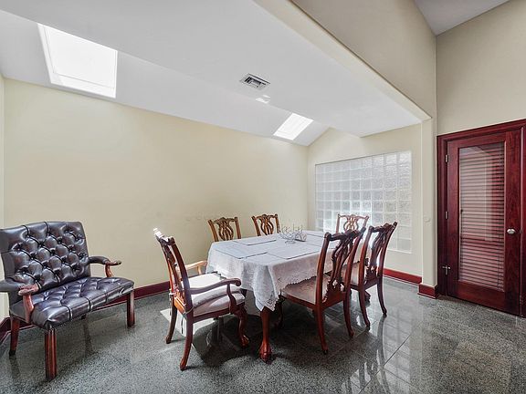 5th image of 4106 Sun Meadow Dr