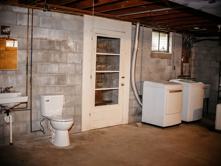 425 Spring Dr — Photo 40