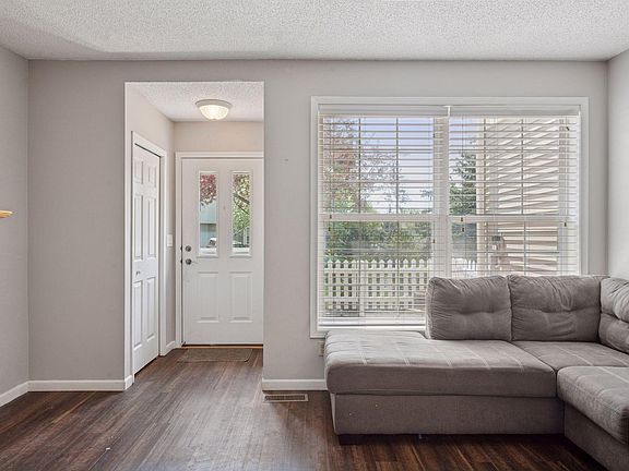 4th image of 15089 Dunwood Trl #102
