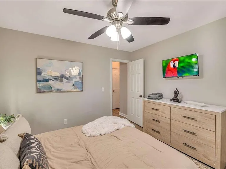 165 Bentley Pkwy — Photo 19
