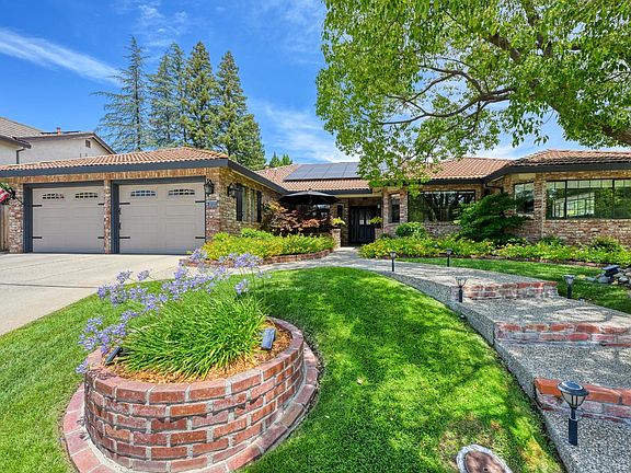 5th image of 3737 Sweetwater Dr