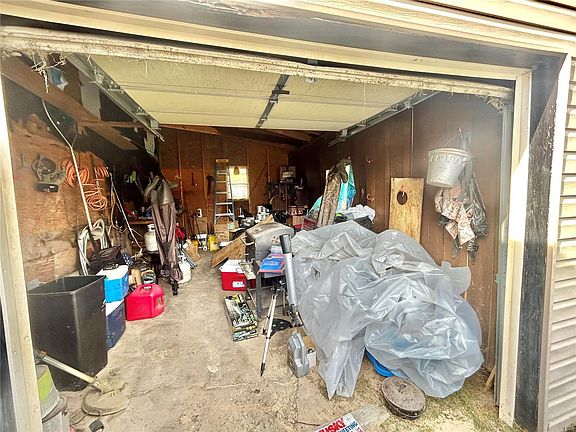 5th image of 1008 E Hawkins St