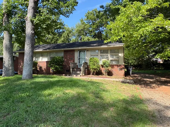 3231 Oberlin Dr, Greensboro, NC 27405
