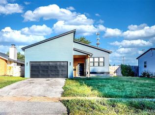 3645 Woodman Dr, Florissant, MO 63031