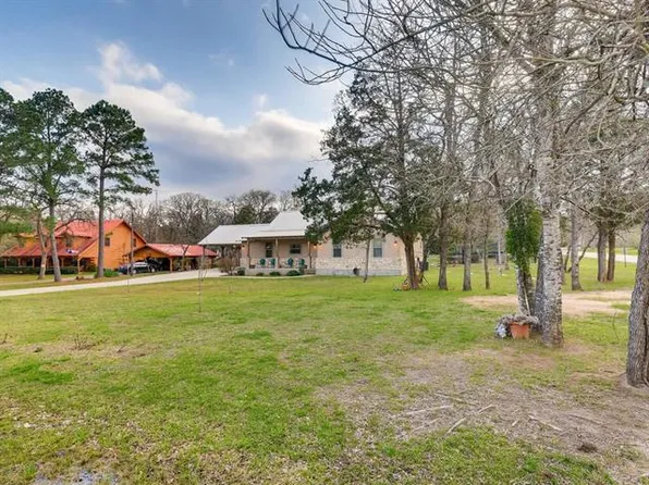 104 Lost Pine, Elgin, TX 78621
