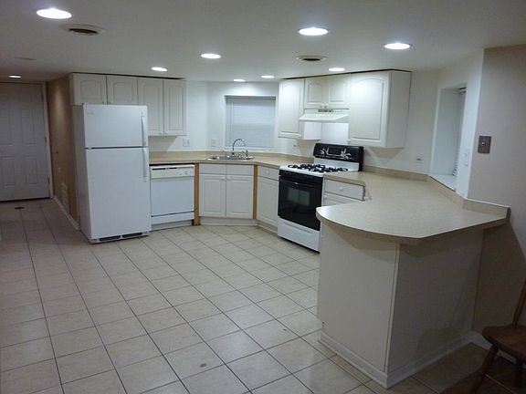 5th image of 5226 W Hutchinson St #Garden