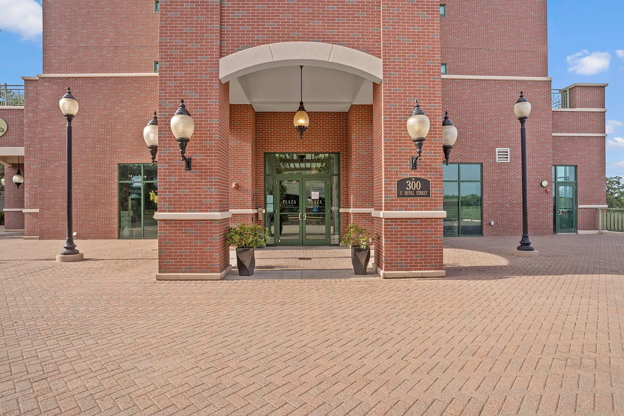 2 bed, 1185 sqft, $2,500 — Photo 2