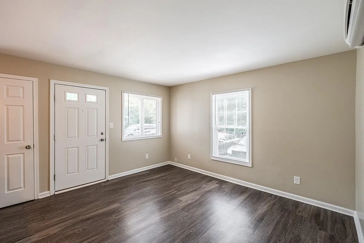 Forest View Apartments — Photo 3