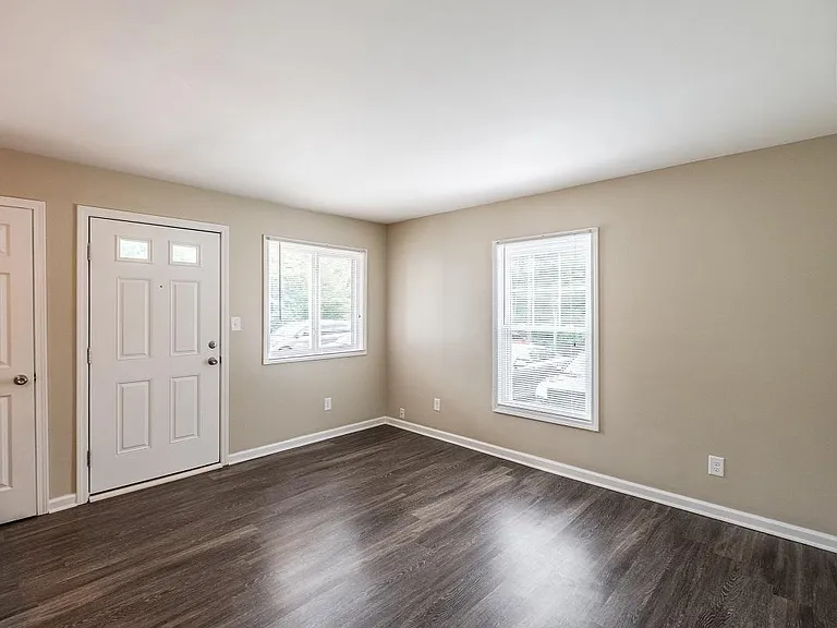 Forest View Apartments — Photo 4