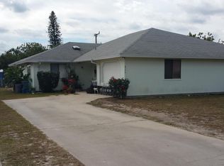 8726 SE Algozzini Pl, Hobe Sound, FL 33455