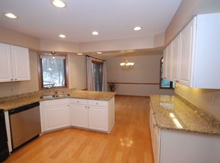 1400 Wilderness Trl, Delafield, WI 53018