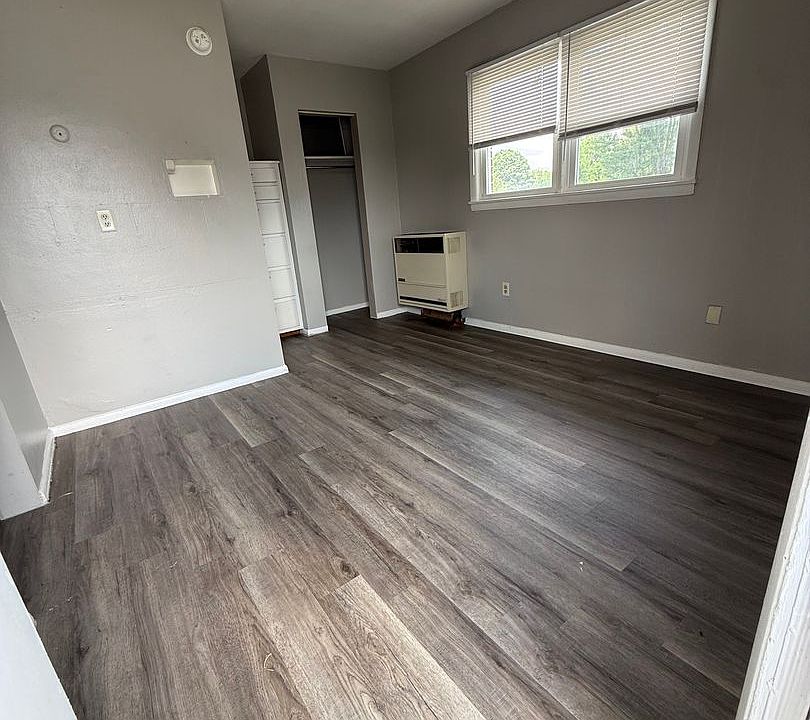 2nd image of 815 Crescent Dr APT 2