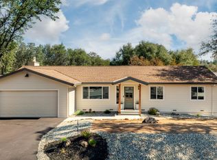 18082 Hummingbird Dr, Penn Valley, CA 95946