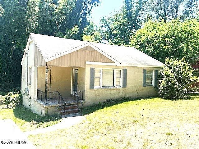 1st image of 2063 Bayswater Rd