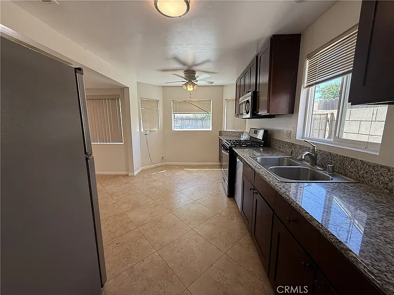 7322 Lindley Ave — Photo 6
